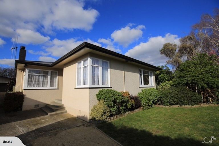 Photo of property in 15 Waterloo Crescent, Hokowhitu, Palmerston North, 4410