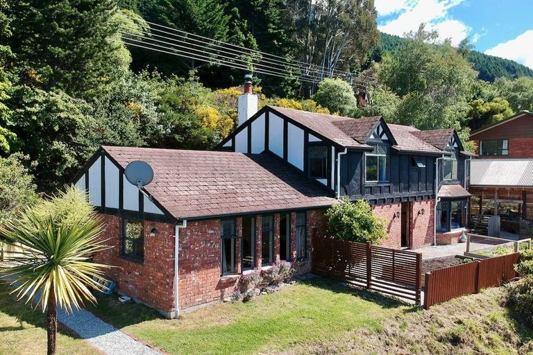 Photo of property in 10 Moss Lane, Sunshine Bay, Queenstown, 9300
