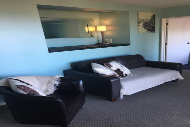 Photo of property in 17 Selleck Street, Mount Pleasant, Christchurch, 8081