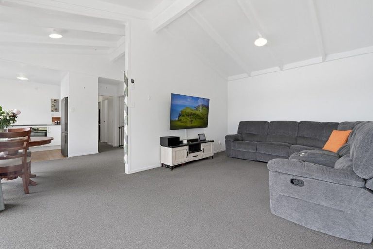 Photo of property in 16 Graham Place, Bellevue, Tauranga, 3110