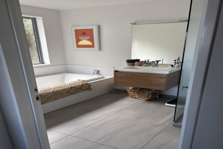 Photo of property in 6 Hyllton Heights, Lyttelton, 8082