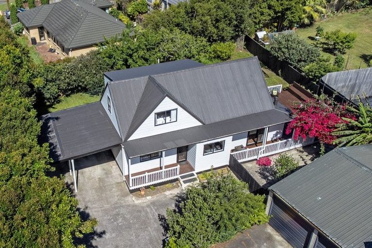 Photo of property in 1/7 Banksia Place, Goodwood Heights, Auckland, 2105