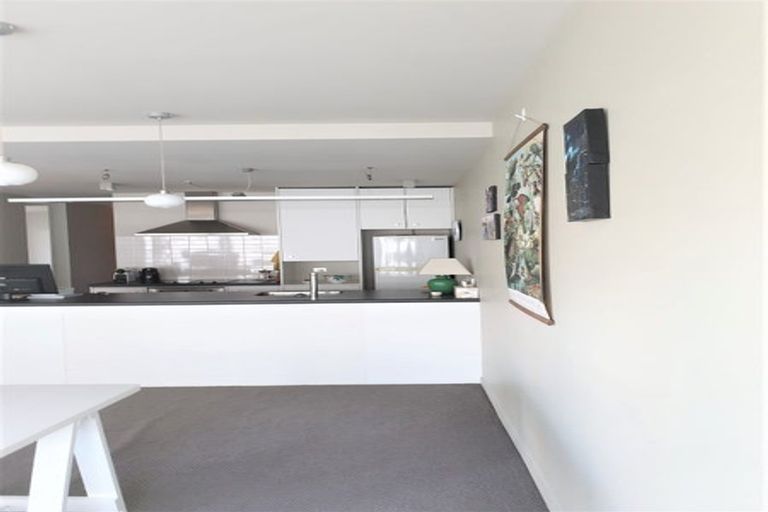 Photo of property in Montreaux Apartments, 5d/164 The Terrace, Wellington Central, Wellington, 6011