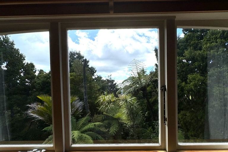 Photo of property in 905 West Coast Road, Waiatarua, Auckland, 0604