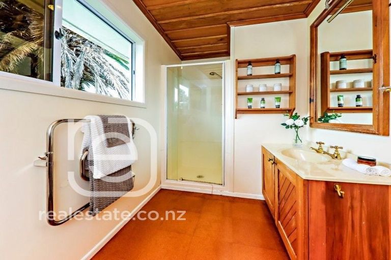 Photo of property in 42 Gordon Avenue, Milford, Auckland, 0620