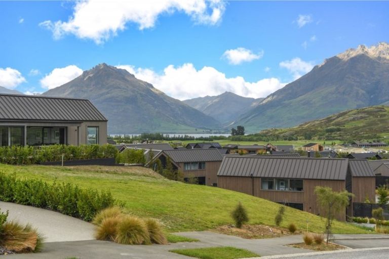 Photo of property in 23 Falconer Rise, Jacks Point, Queenstown, 9371