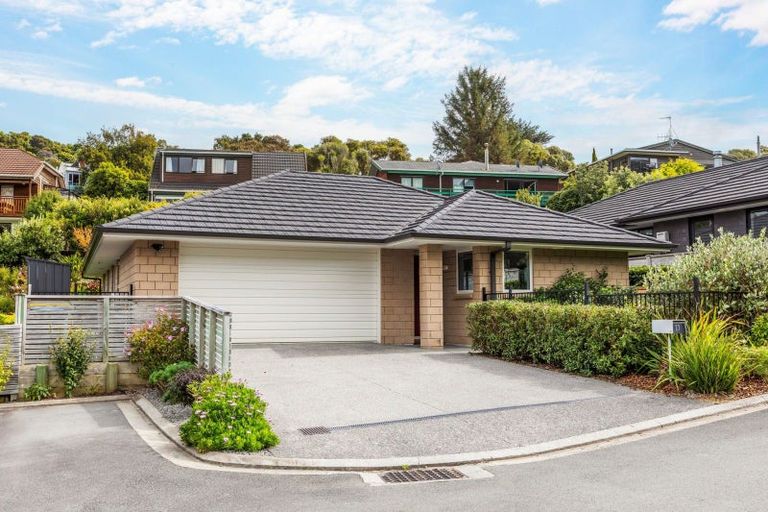 Photo of property in 27 Mooring Close, Whitby, Porirua, 5024