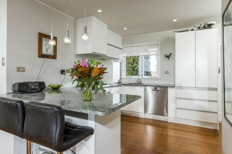 Photo of property in 120a Vauxhall Road, Narrow Neck, Auckland, 0624