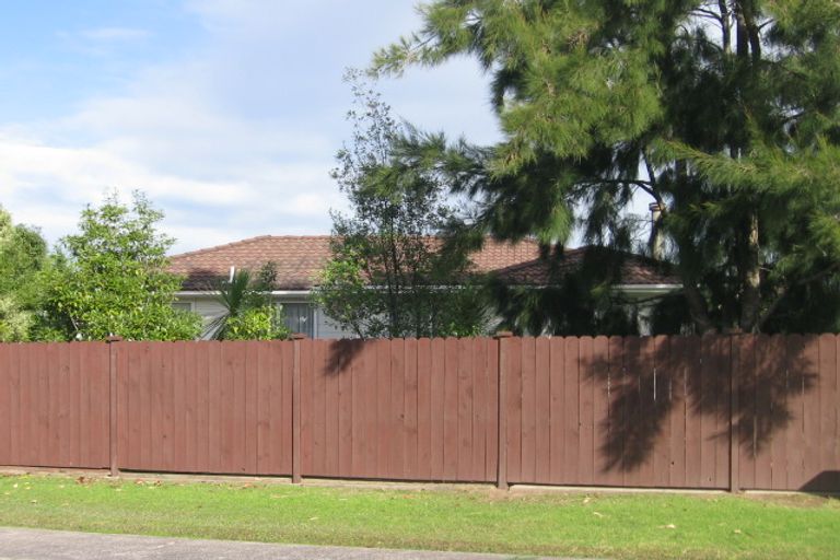 Photo of property in 53 Donovan Avenue, Massey, Auckland, 0614