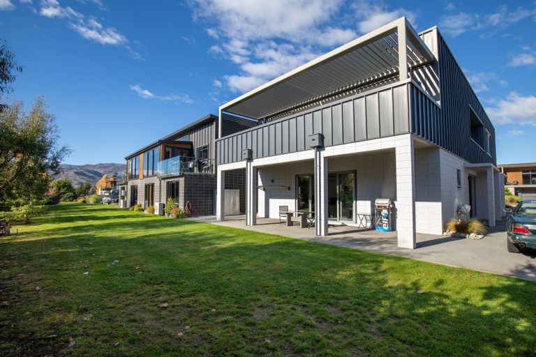 Photo of property in 8 Silverstone Drive, Cromwell, 9384