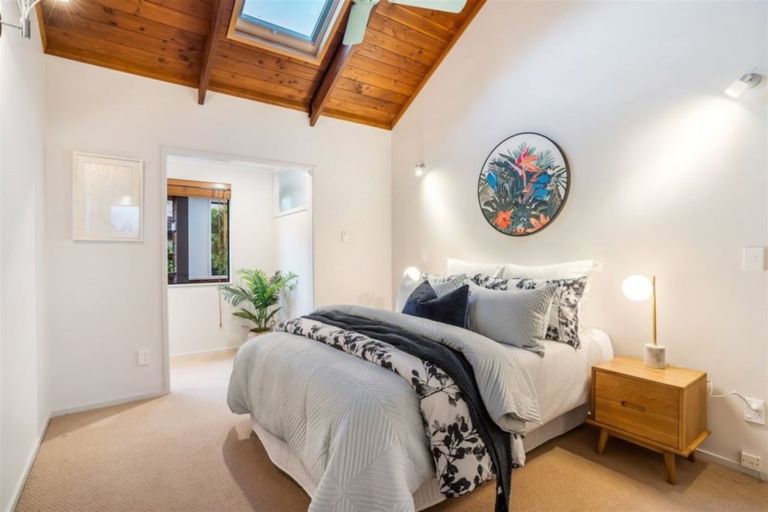 Photo of property in 1/31 Corunna Road, Milford, Auckland, 0620