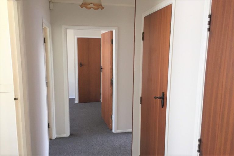 Photo of property in 1/8 Ocean View Road, Weymouth, Auckland, 2103