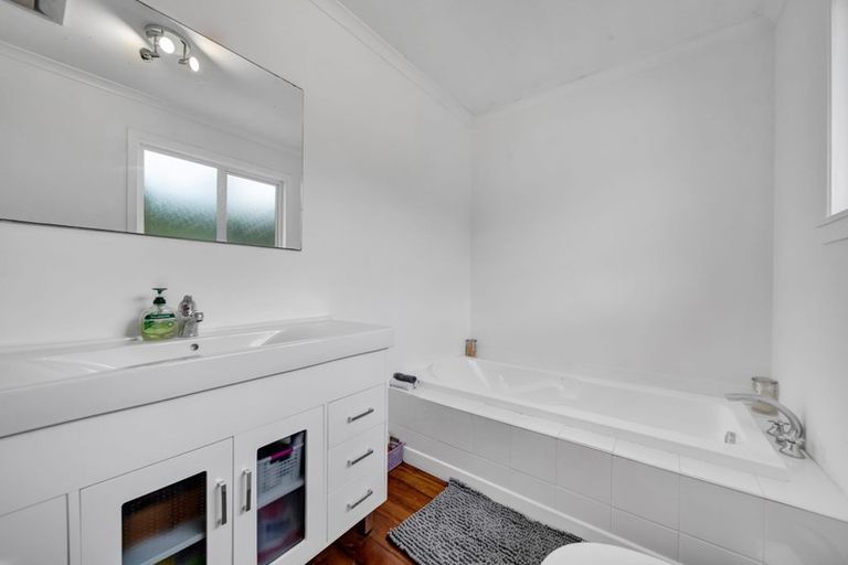 Photo of property in 281 Tukapa Street, Hurdon, New Plymouth, 4310