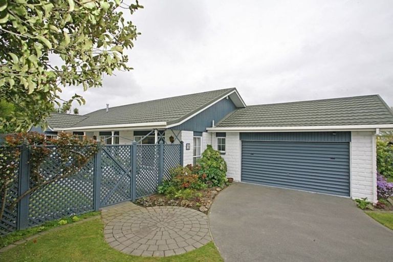 Photo of property in 5 Cherrywood Place, Redwood, Christchurch, 8051