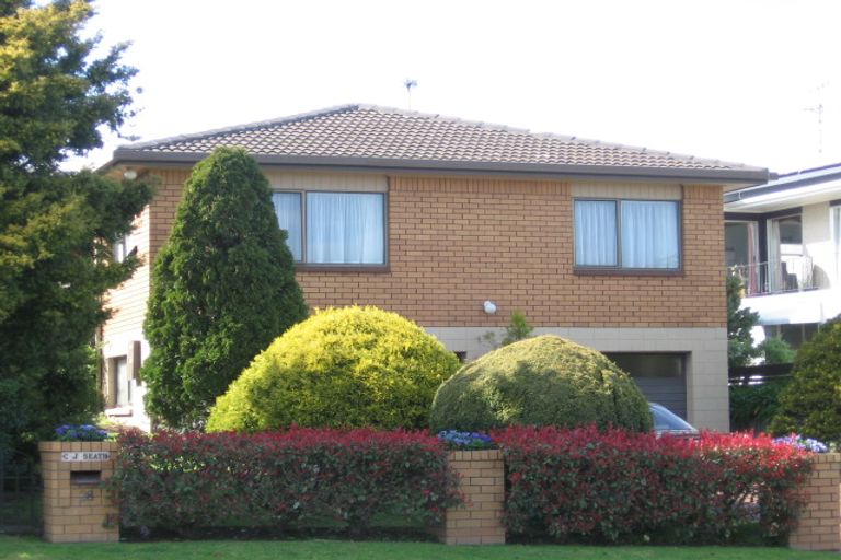 Photo of property in 28 Tay Street, Mount Maunganui, 3116