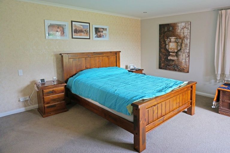 Photo of property in 98 Hoffman Court, Waikiwi, Invercargill, 9810