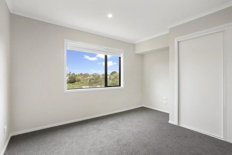 Photo of property in 2/125b Metcalfe Road, Ranui, Auckland, 0612