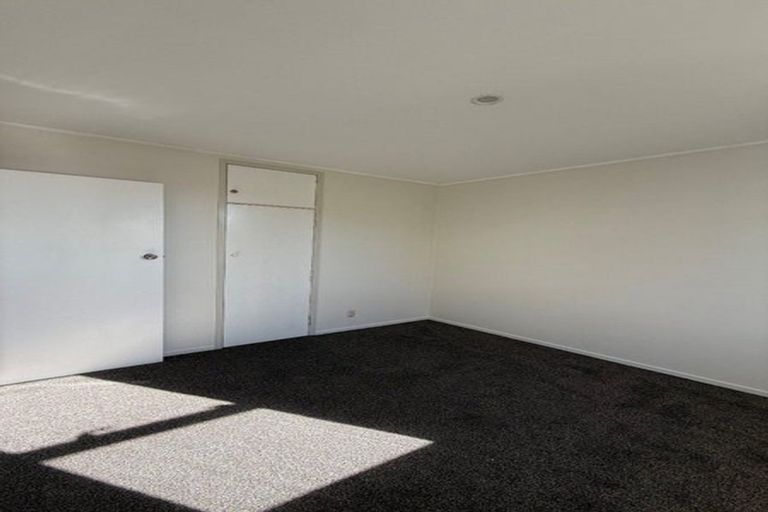 Photo of property in 51 Sturges Road, Henderson, Auckland, 0612