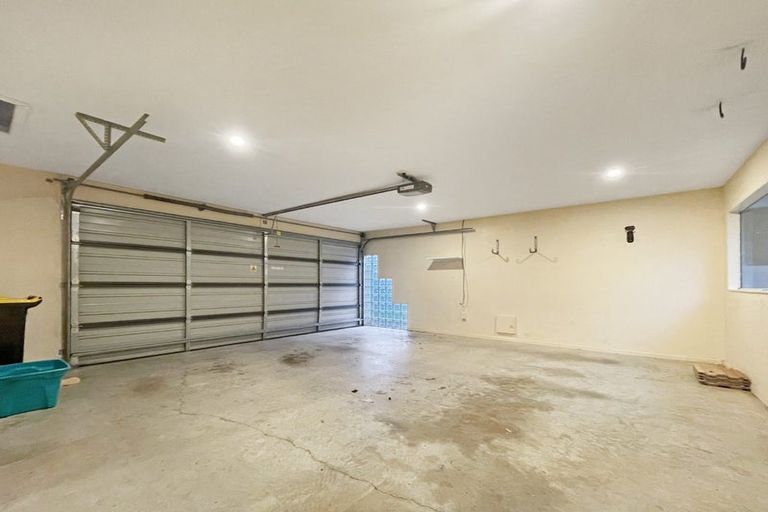 Photo of property in 18 Myers Grove, Churton Park, Wellington, 6037