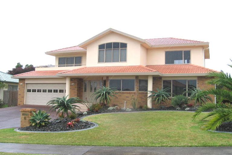 Photo of property in 6 San Ambrosio Rise, Henderson, Auckland, 0612