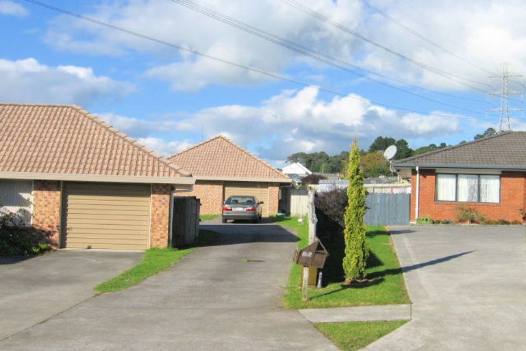 Photo of property in 1/2 Lowburn Place, Clover Park, Auckland, 2019