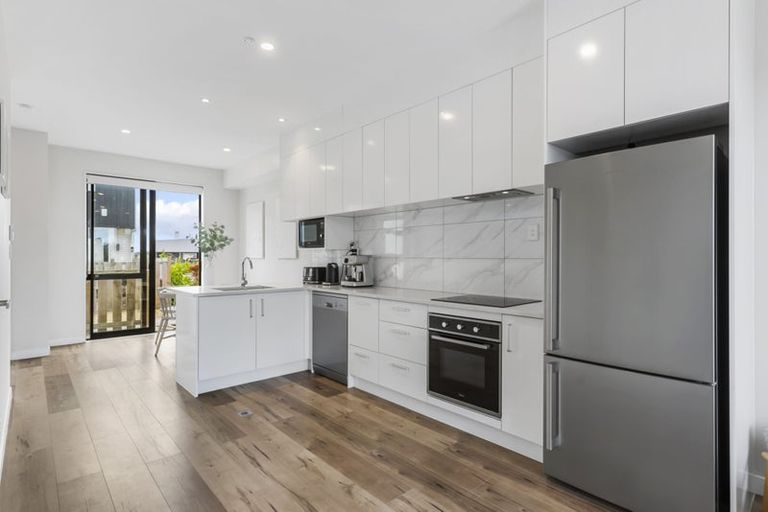 Photo of property in 14 Matakohe Road, Westgate, Auckland, 0814