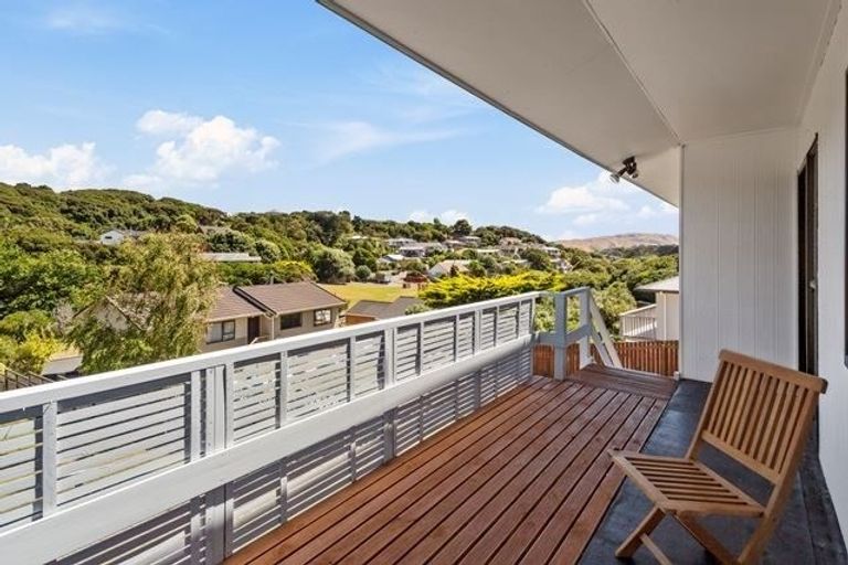 Photo of property in 49a Albatross Close, Whitby, Porirua, 5024