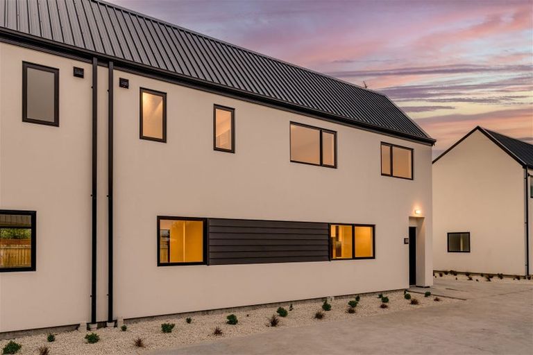 Photo of property in 3/29 Main South Road, Sockburn, Christchurch, 8042