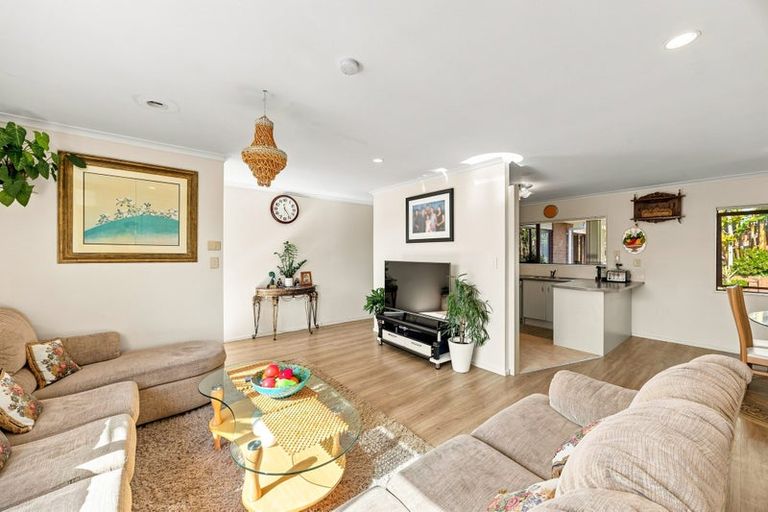 Photo of property in 54 Greenberry Drive, Ranui, Auckland, 0612