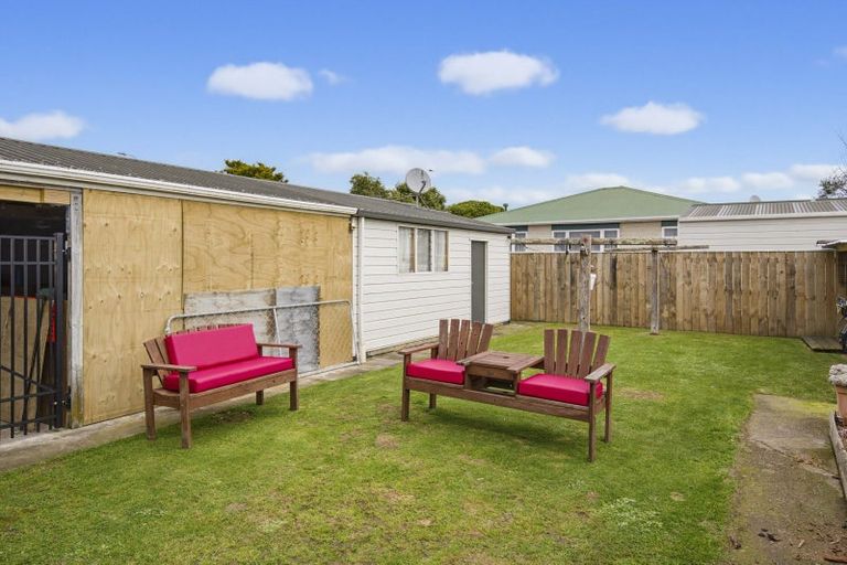 Photo of property in 13 Douglas Street, Levin, 5510