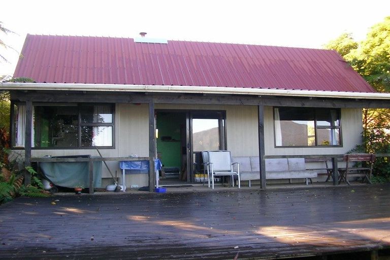 Photo of property in 20 Johns Road, Moana, 7872