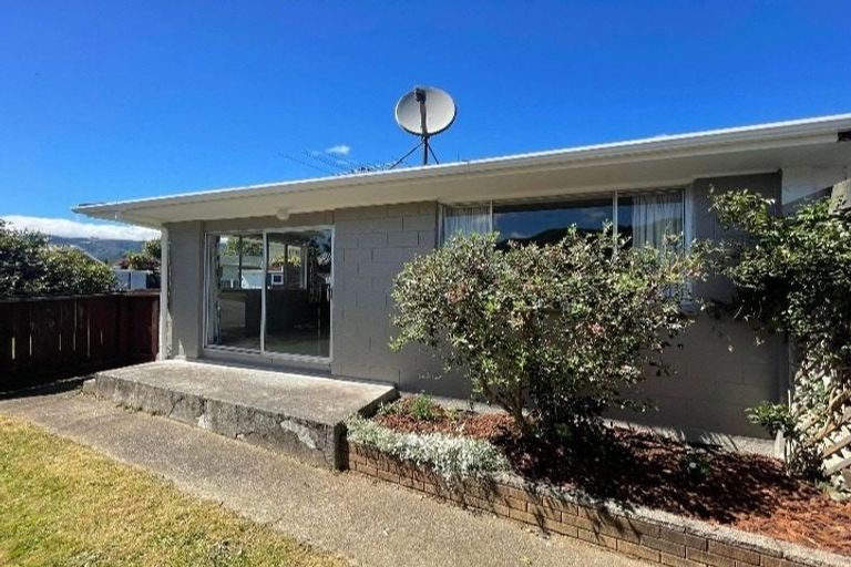 Photo of property in 31a Omaha Grove, Totara Park, Upper Hutt, 5018