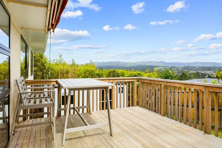 Photo of property in 129a Sunnyside Road, Sunnyvale, Auckland, 0612