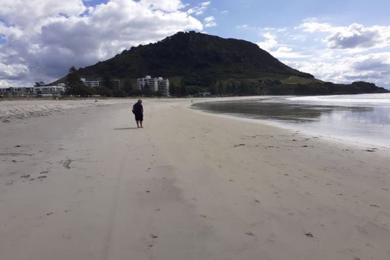 Photo of property in 4 Marine Parade, Mount Maunganui, 3116