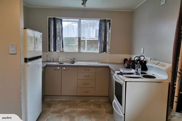 Photo of property in 48 Candia Road, Swanson, Auckland, 0614