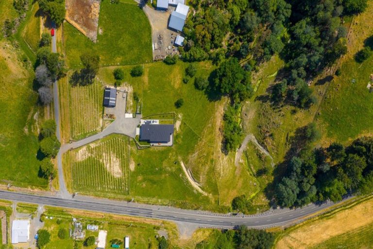 Photo of property in 4 Cemetery Road, Waipawa, 4273