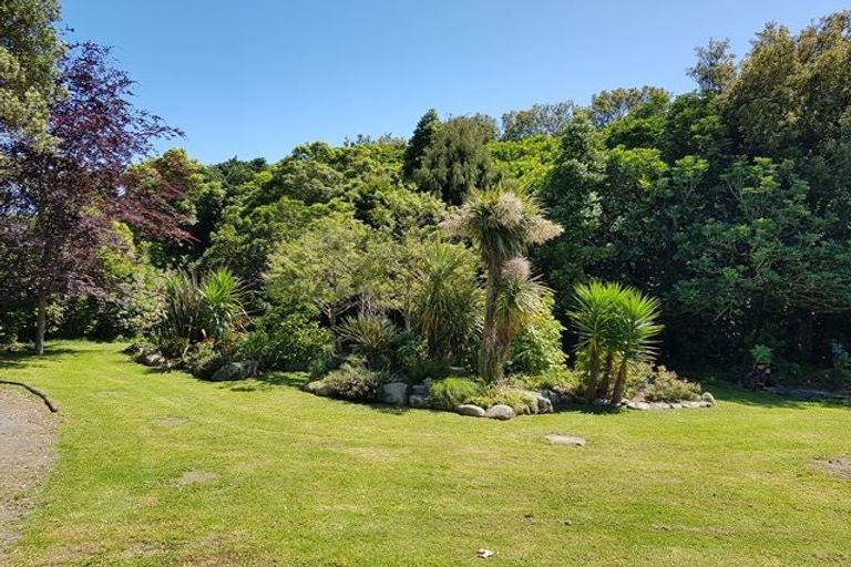 Photo of property in 15 Catley Road, Te Horo, Otaki, 5582