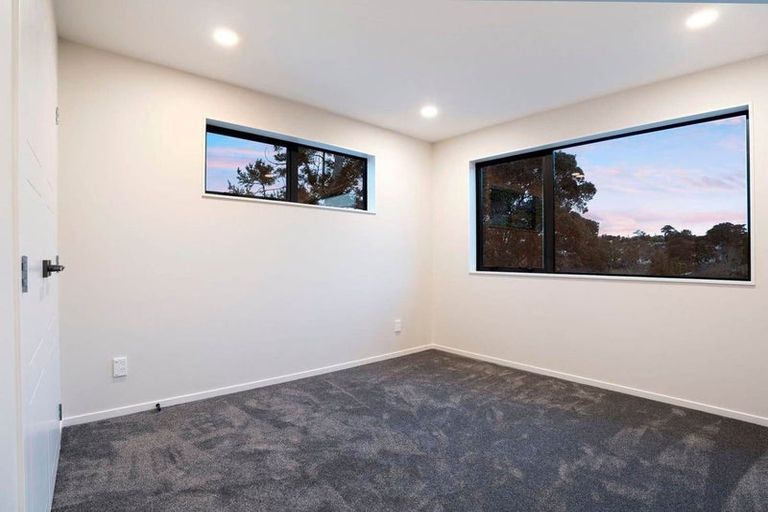 Photo of property in 5c Topliss Drive, Northcross, Auckland, 0632