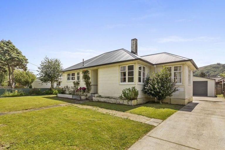 Photo of property in 24 Brees Street, Epuni, Lower Hutt, 5011