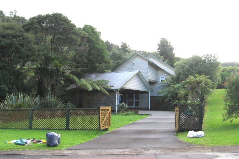 Photo of property in 153 Woodlands Park Road, Titirangi, Auckland, 0604