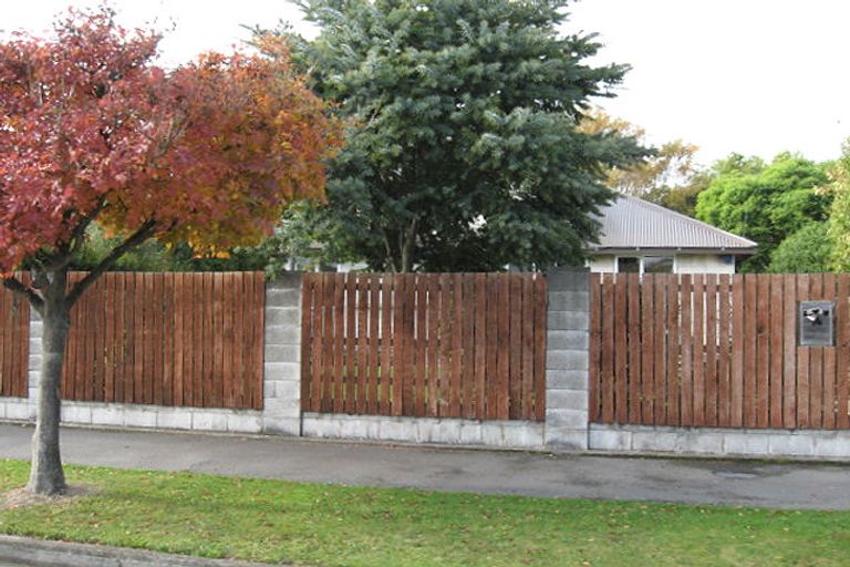 Photo of property in 14 Primrose Street, Northcote, Christchurch, 8052