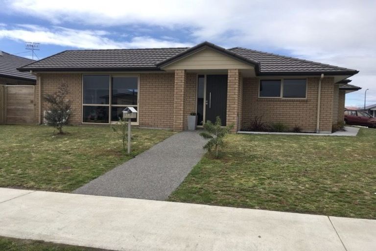 Photo of property in 18 Harding Drive, Papamoa Beach, Papamoa, 3118