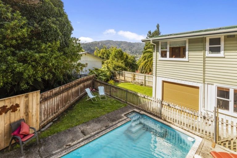 Photo of property in 59 Bird Grove, Stokes Valley, Lower Hutt, 5019