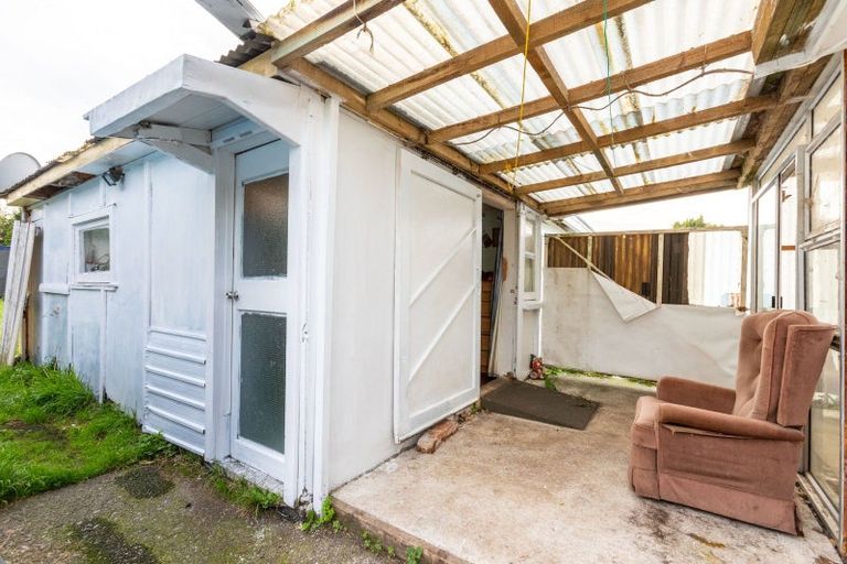 Photo of property in 21 Atkinson Street, Woodville, 4920