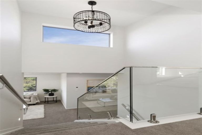 Photo of property in 5 Korari Way, Unsworth Heights, Auckland, 0632