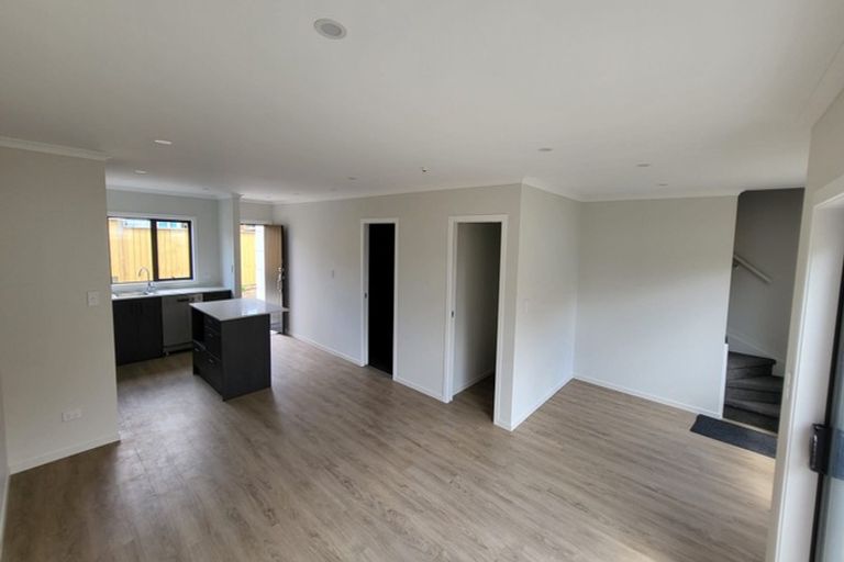 Photo of property in 2/81 Pilkington Road, Panmure, Auckland, 1072
