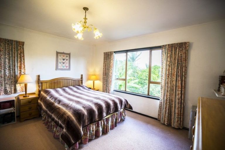 Photo of property in 8 Mappin Place, Chatswood, Auckland, 0626