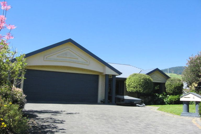 Photo of property in 4 Trolove Place, Stoke, Nelson, 7011