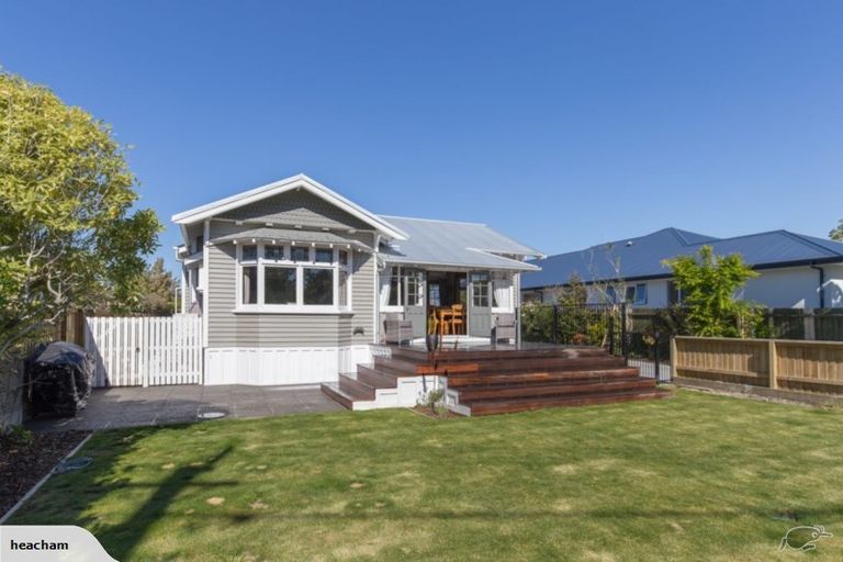 Photo of property in 192 Riverlaw Terrace, Saint Martins, Christchurch, 8022