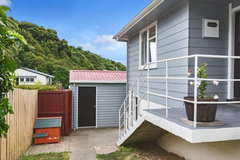 Photo of property in 91 Rangituhi Crescent, Takapuwahia, Porirua, 5022